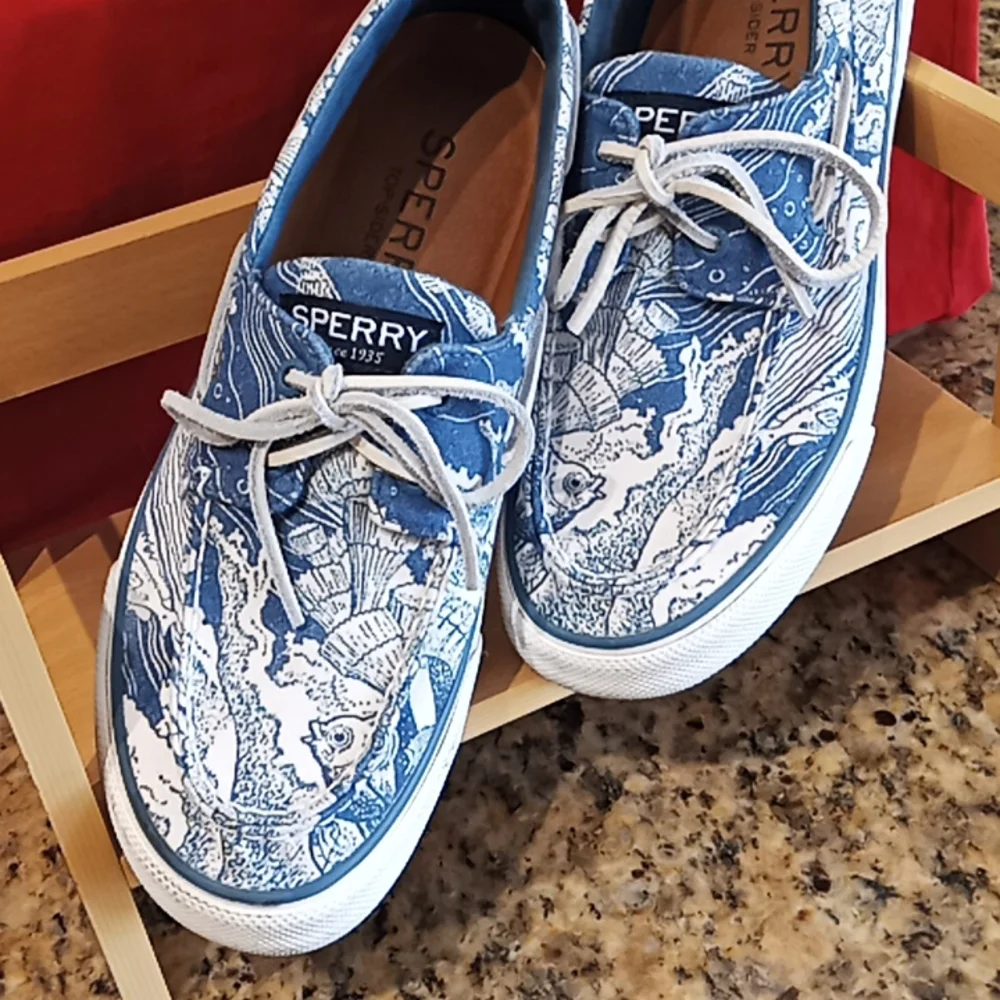 SPERRY Top Sider Men's Bahama Coral Print. Blue & White. Boat Shoes. Size 8.